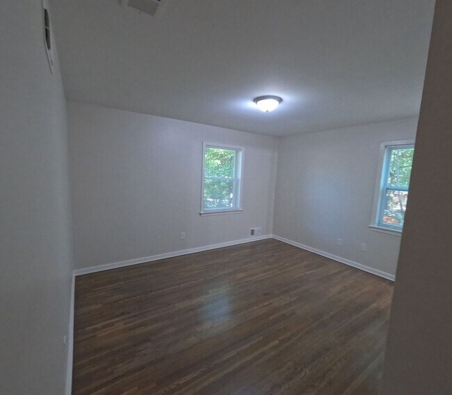 Building Photo - 3150 Parham St