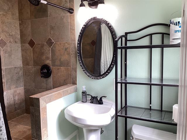 Building Photo - 776 Ponderosa Dr