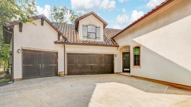 Building Photo - 10 Sullivans Ln
