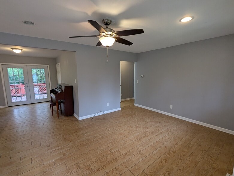 Building Photo - 997A Dozier Pl