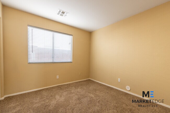 Building Photo - 3Bed/2Bath House at Litchfield Rd/Camelbac...