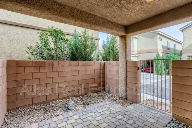 Building Photo - 9544 Alma Ridge Ave