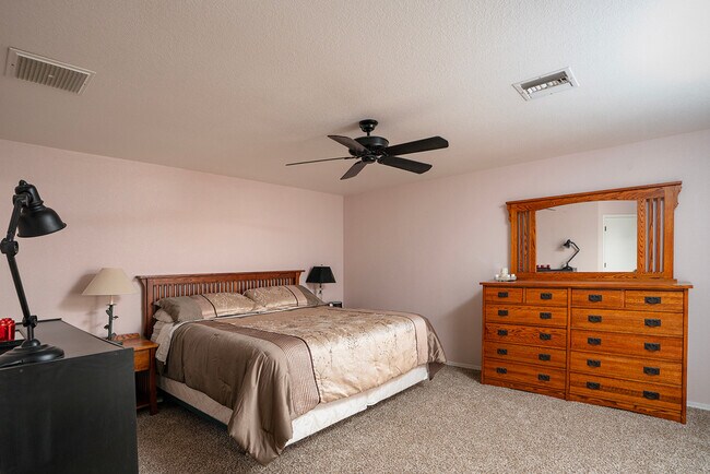 Building Photo - 1746 Cliffrose Dr