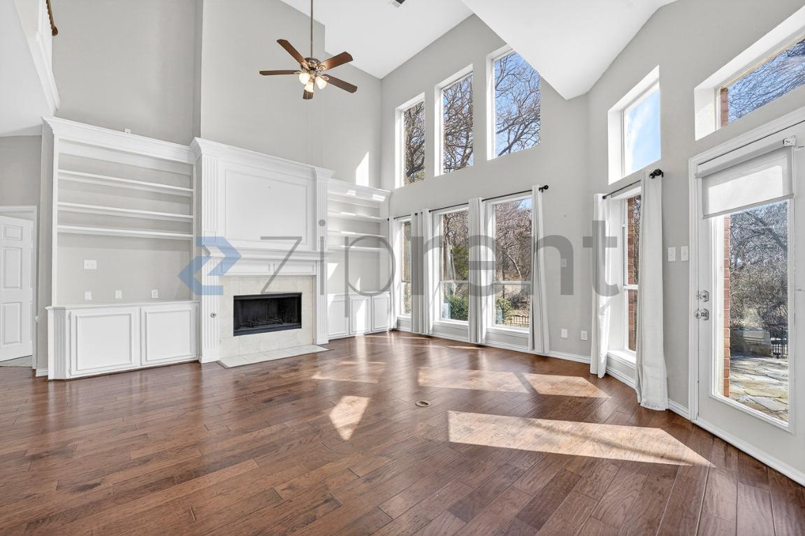 Building Photo - 909 Parker Dr