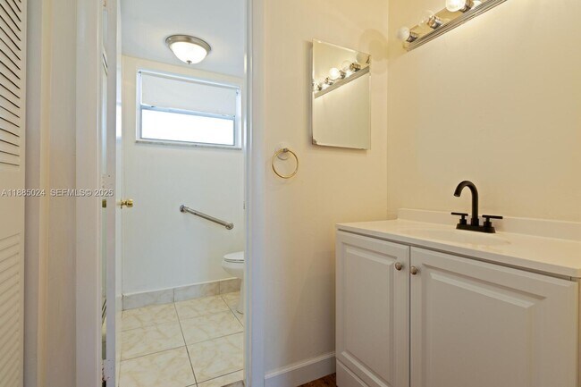 Building Photo - 14180 SW 84th St