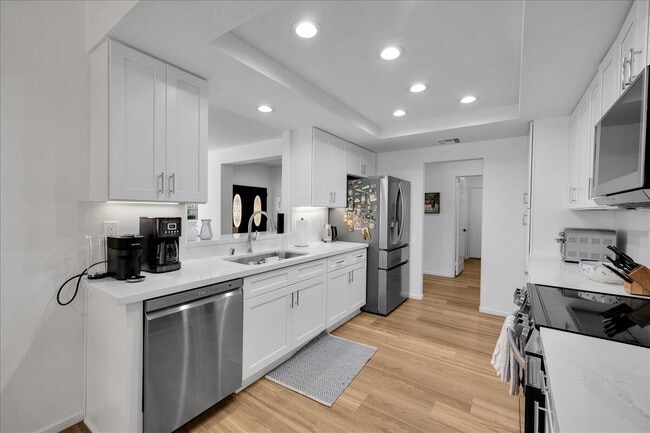Building Photo - 48137 Vista Cielo