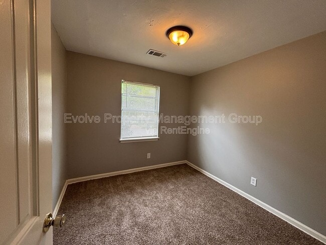 Building Photo - 4268 Glenbrook St