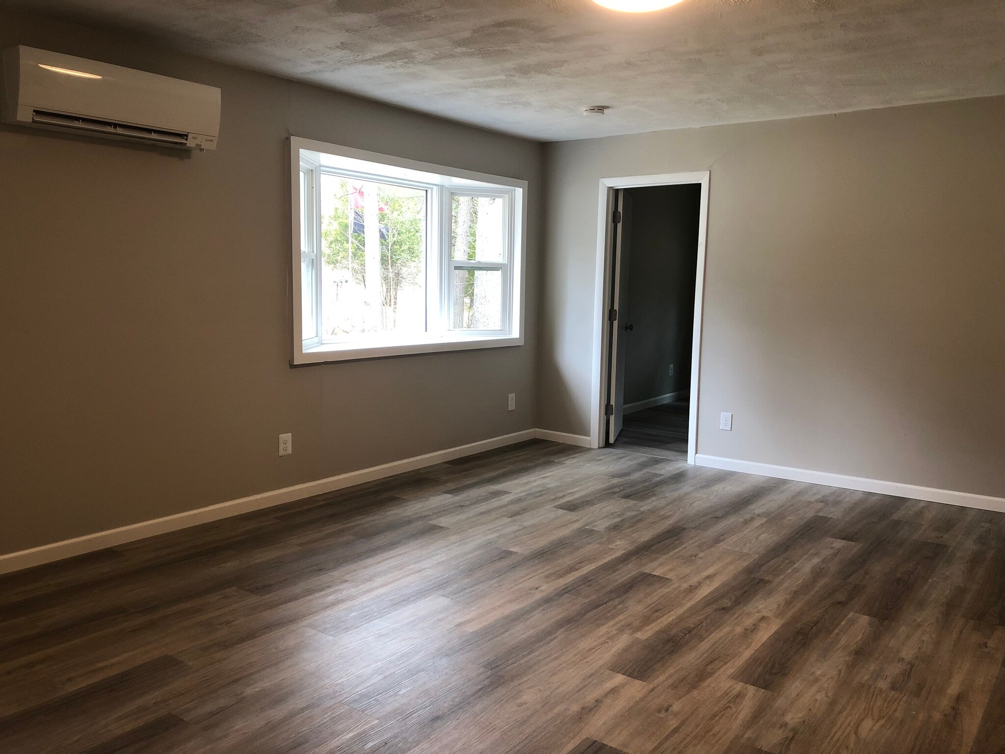 Living room - 15 Pineview Ave