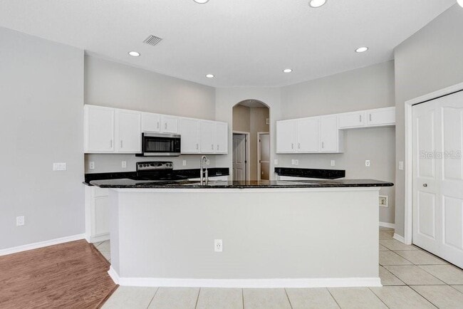 Building Photo - 7005 Cohasset Cir