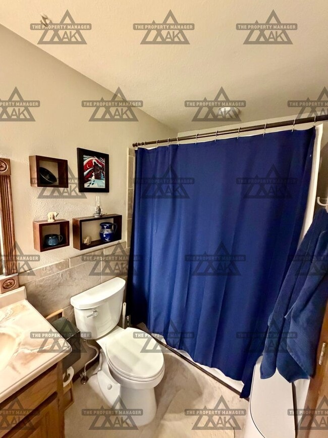 Building Photo - Spacious North Pole Home | 3 Bed, 2 Bath | Fenced Yard + Pet Friendly