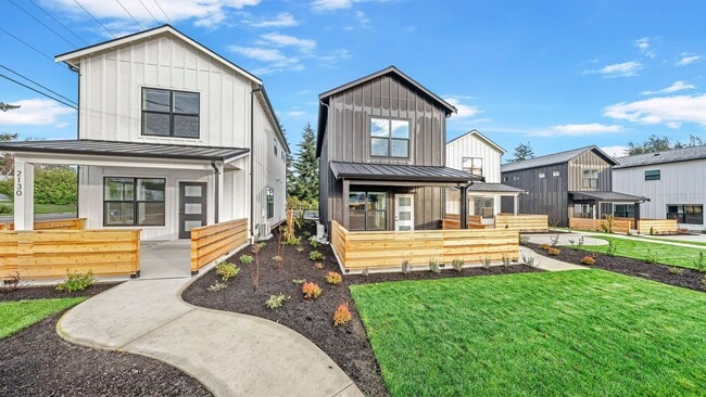 Building Photo - 3 Bed 2 Bath - A/C Mini-split - Fabulous Floor Plan - Garage