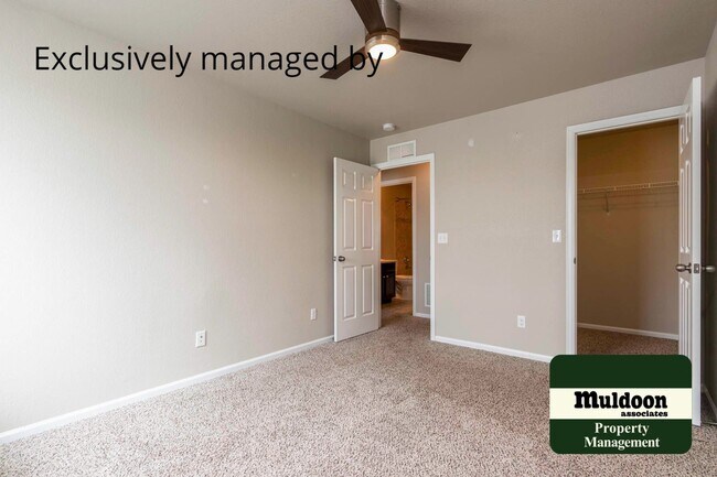 Building Photo - Beautifully done home close to Military Bases and Amazon Building!