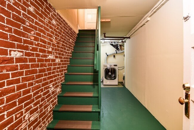 Building Photo - 57 Coburn Ave