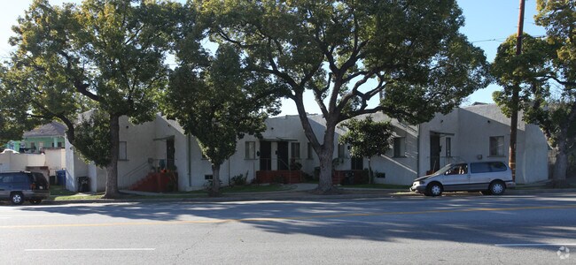Primary Photo - 3301 Eagle Rock Blvd