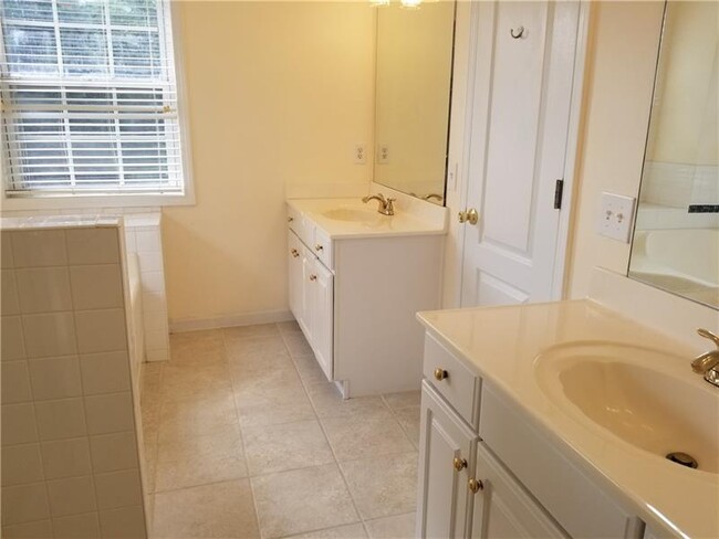Building Photo - 2860 Olde Savannah Cove