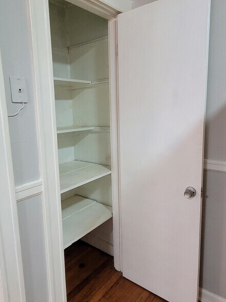 Kitchen pantry - 2055 Alfred Ave