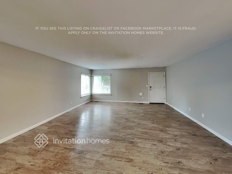 Building Photo - 16725 E Napa Dr