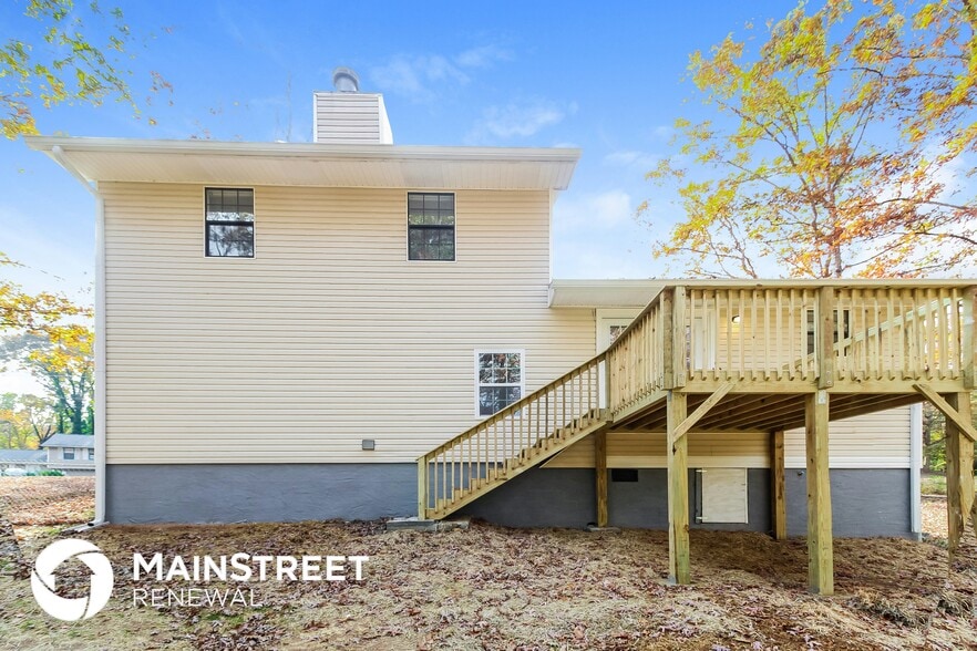 Building Photo - 2210 Davis Oaks Ct