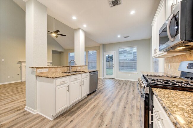 Building Photo - 25419 Hall Meadow Ln
