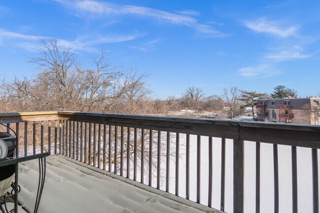 Building Photo - 1995 Tall Oaks Dr