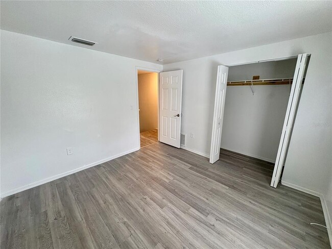 Building Photo - 408 57th Ave Dr E