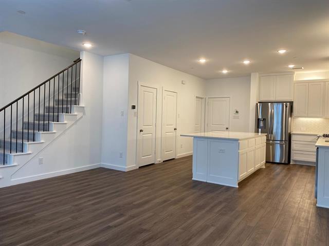 Building Photo - 619 Arapaho Dr