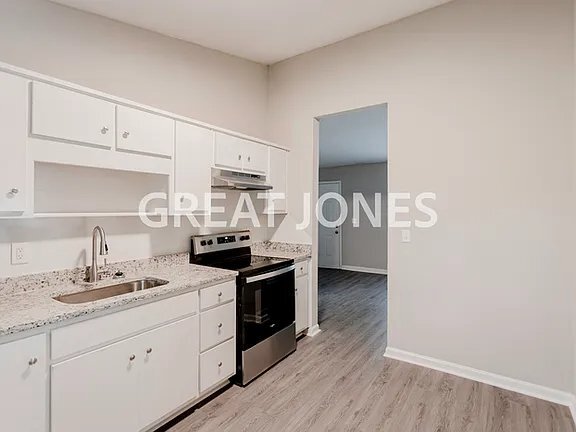 Building Photo - 2879 Doyle Ave