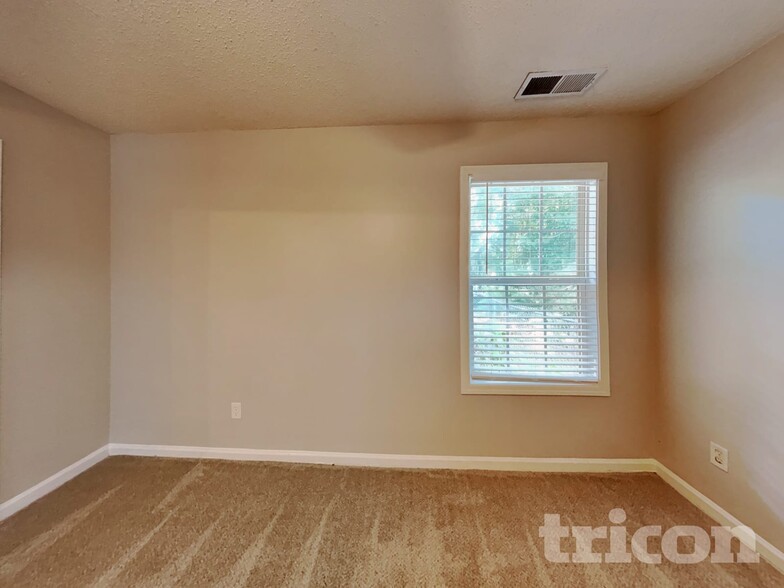 Building Photo - 82 Pinnacle Point Way