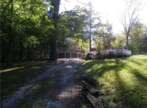 Building Photo - Modern Comfort Meets Country Charm in Litt...