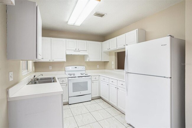 Building Photo - 1747 Fluorshire Dr