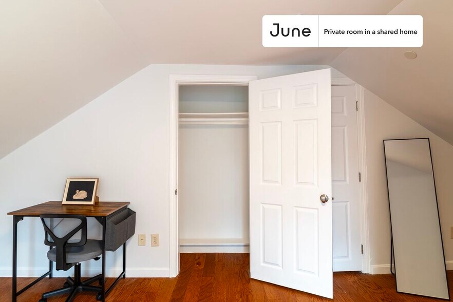 Building Photo - Room in Shared 4 bed/4 bath home in East Cambridge