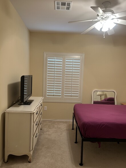 Building Photo - 2150 Waterton Rivers Dr