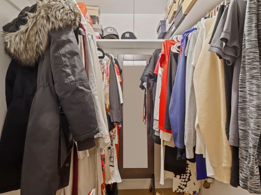 Building Photo - 806 W George St