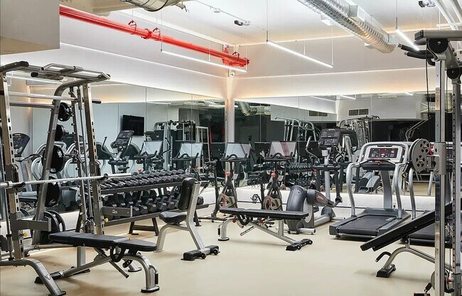 Building Photo - 10 Rutgers St