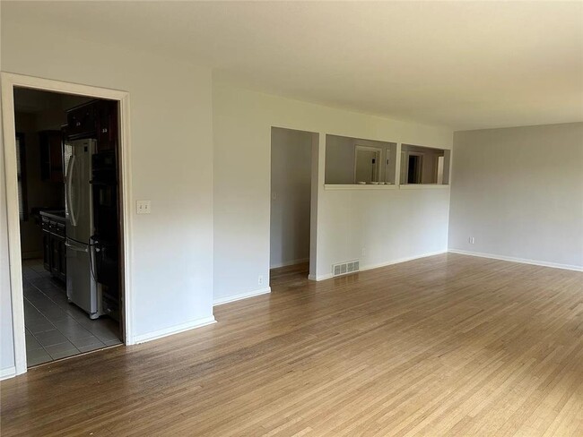 Building Photo - 5528 Merritt Cir