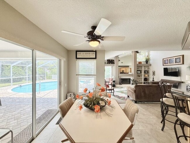 Building Photo - 8724 Ashbury Dr