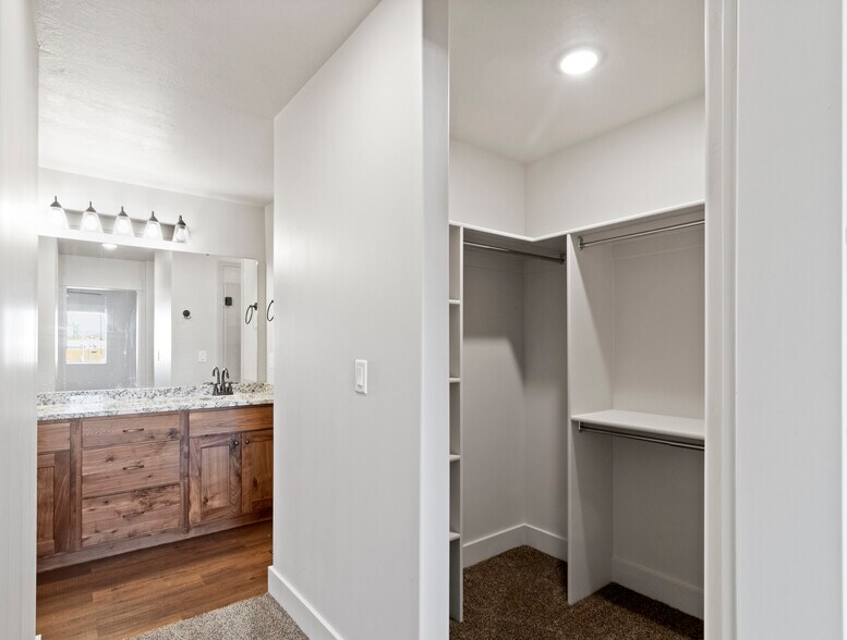 Building Photo - 38 S 480 W