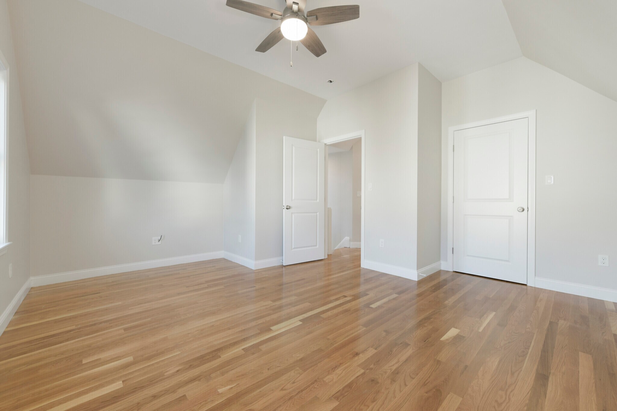 Building Photo - 4 Benson St