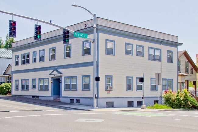 Building Photo - 1 Bedroom in Sellwood