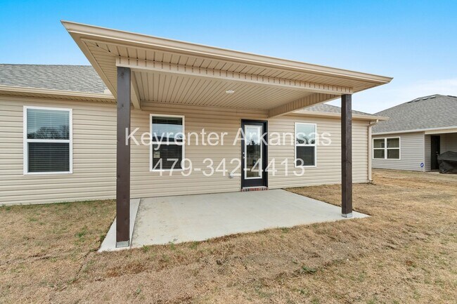 Building Photo - Beautiful new build home!