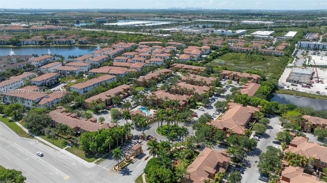 Building Photo - 2712 SW 120th Terrace