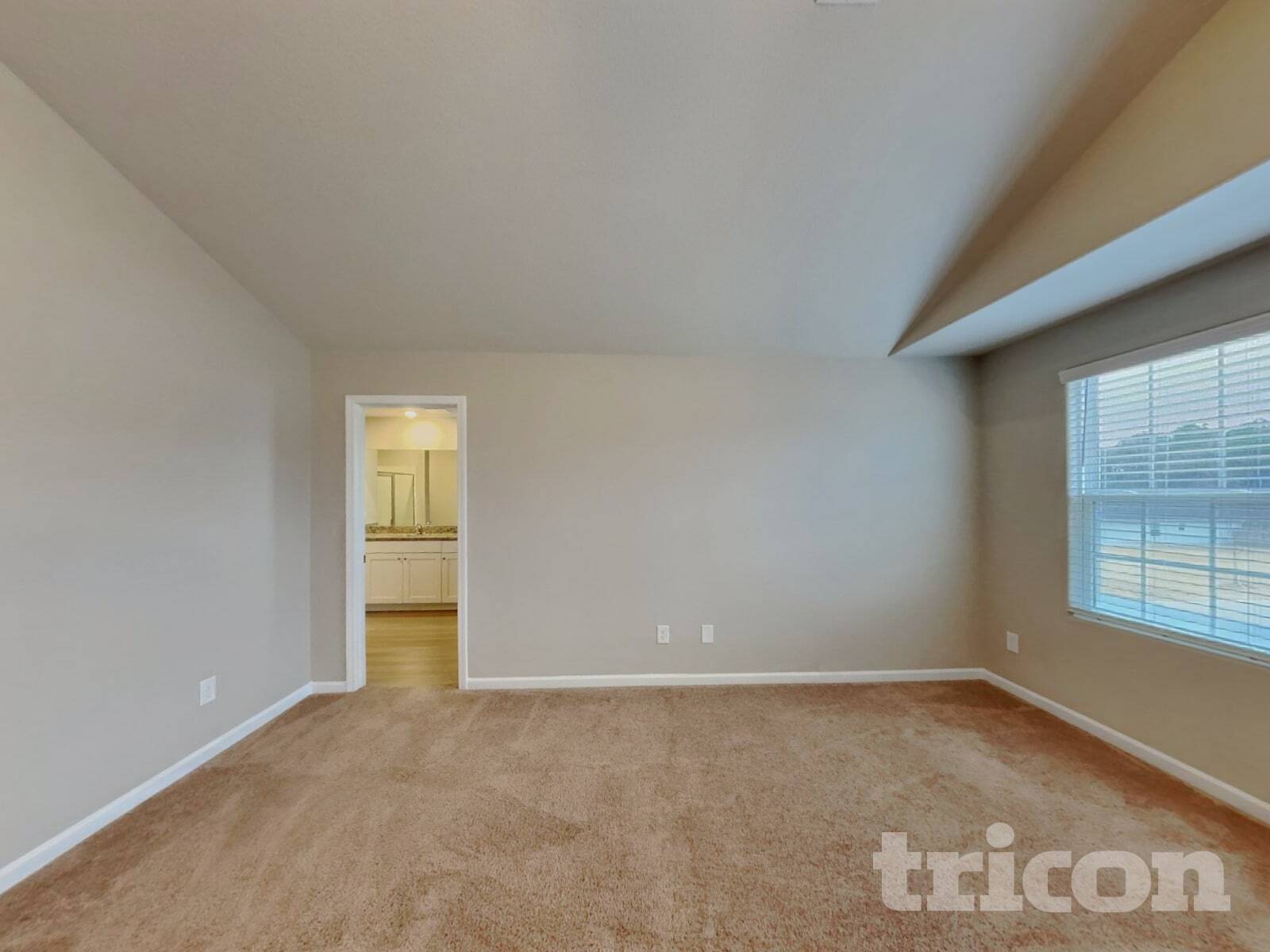 Building Photo - 205 Coleshill Rd