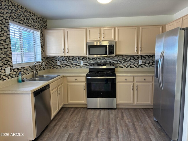 Building Photo - 16545 N 157th Ave