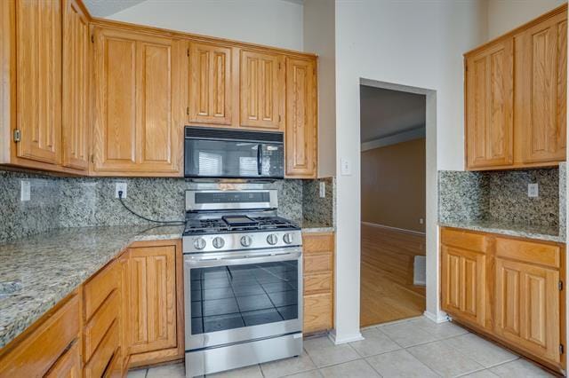 Building Photo - 2701 Chatsworth Dr