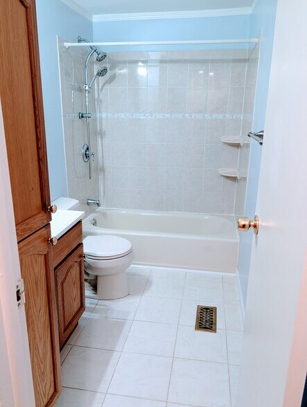 Building Photo - 8856 Youngsea Pl