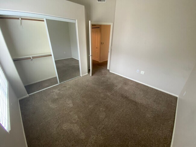 Building Photo - Jeffreys St