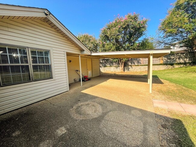 Building Photo - 5372 Edenshire Cove