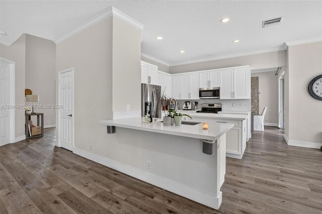 Building Photo - 981 Waterside Cir