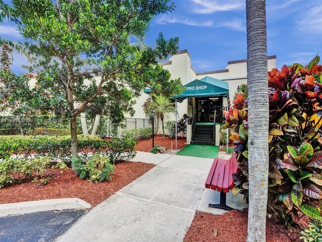 Building Photo - 9451 Live Oak Pl