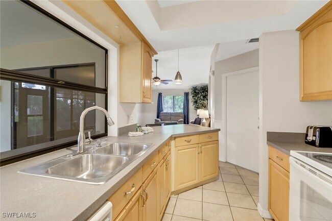 Building Photo - 4800 SW 12th Pl